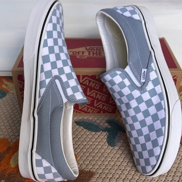 Vans Men’s Classic Slip-On
Color Theory Checkerboard
VN000BVZDSB
Sneakers - Picture 12 of 16